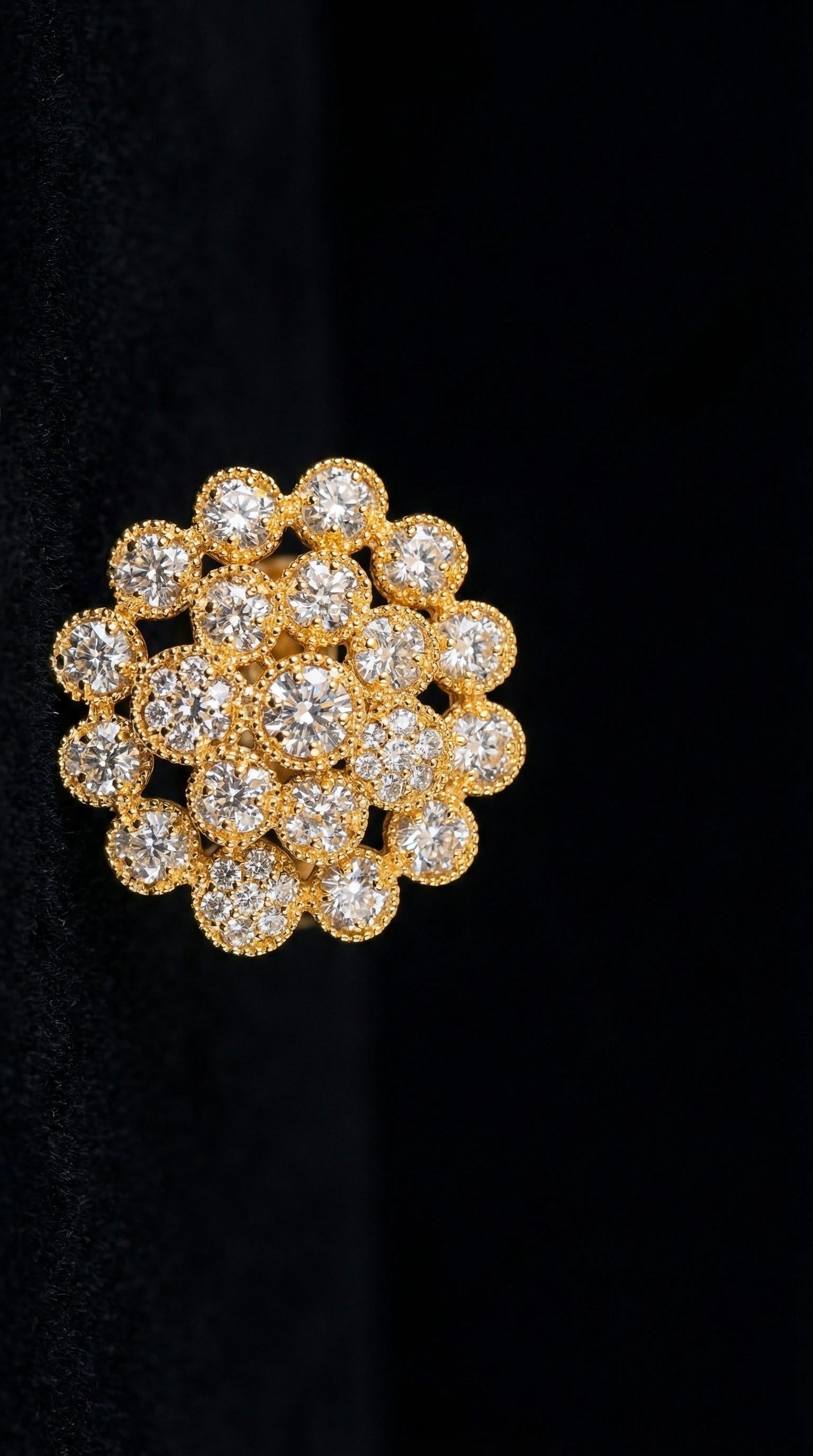Grand Floral Halo Cluster